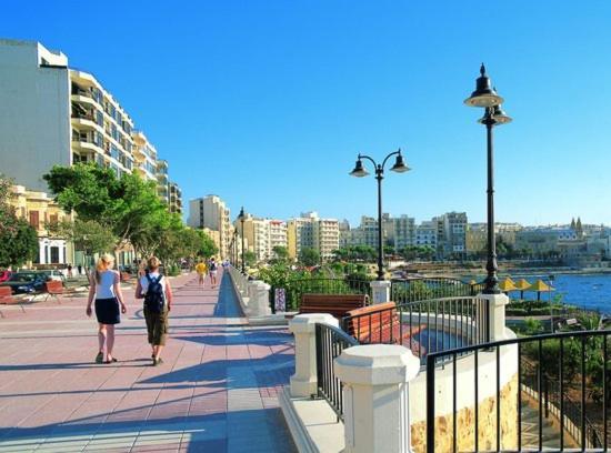 Modern Apartment In The Best Area Of Sliema Ngoại thất bức ảnh