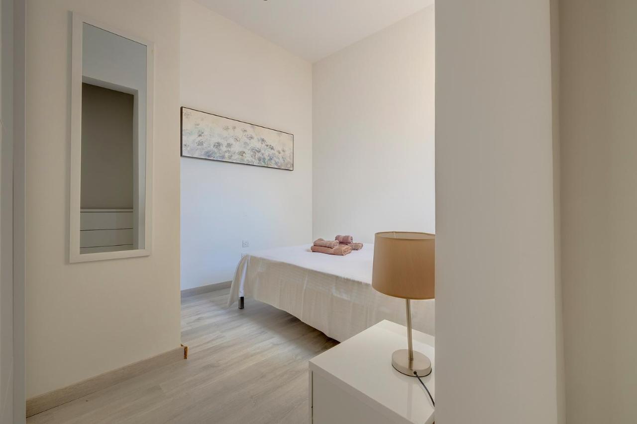 Modern Apartment In The Best Area Of Sliema Ngoại thất bức ảnh