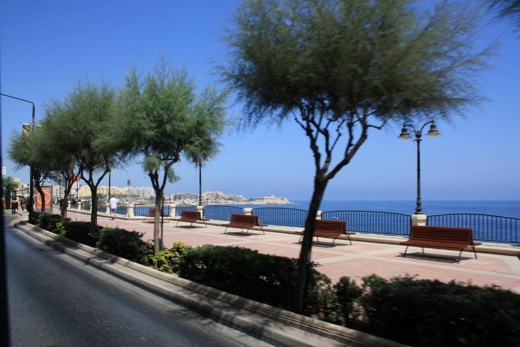 Modern Apartment In The Best Area Of Sliema Ngoại thất bức ảnh